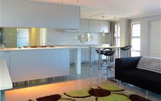 2 Bedroom Apartment in Bloubergstrand