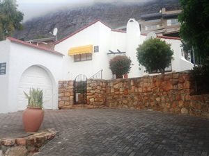 3 Bed House in Lakeside
