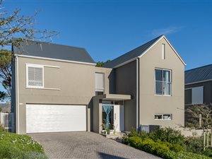 3 Bed House in Somerset Lakes