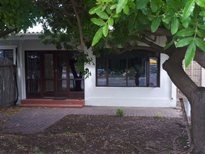 3 Bed Apartment in Stilbaai