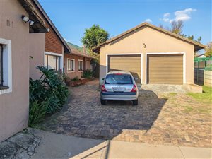 6 Bed House in Birch Acres
