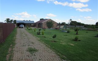 2.2 ha Farm in Mooilande