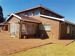 5 Bedroom House in Cultura Park
