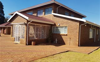 5 Bedroom House in Cultura Park