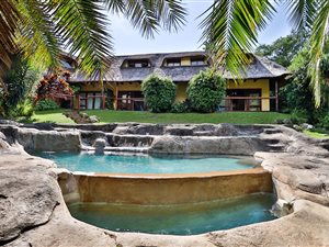16 Bed House in Southbroom