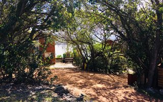368 m² Land available in Meerenbosch
