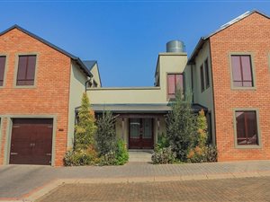 4 Bed House in Heritage Hill