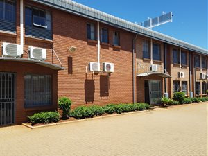 910 m² Industrial space in Gateway Industrial Park