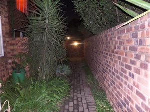 2 Bed Townhouse in Weavind Park