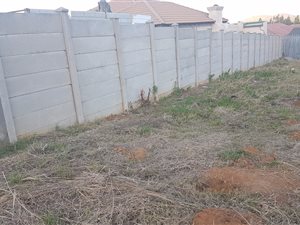 1300 m² Land available in Geelhoutpark