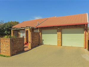 2 Bedroom Simplex in Wierda Park