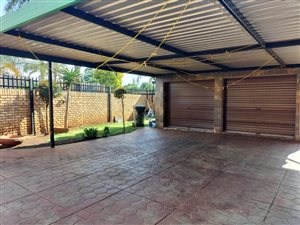 3 Bed House in Rooihuiskraal North