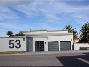 5 Bed House in Linkside