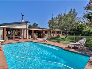 5 Bed House in Bergvliet
