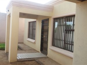 2 Bed House in Tsakane