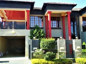 4 Bed House in Golden Acres Estate