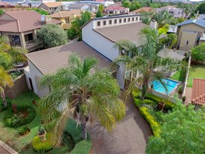 4 Bedroom House in Eldoraigne