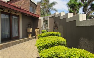 5 Bedroom House in White River Central