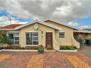 5 Bed House in Bothasig