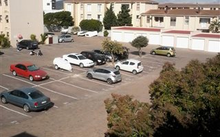Studio Apartment in Parklands