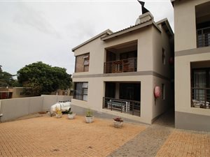 3 Bed Apartment in Ferreirasdorp