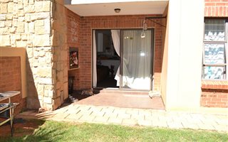 2 Bedroom Townhouse in Noordheuwel