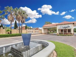 730 m² Land available in Crescent Wood Country Estate