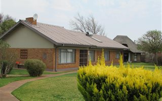 4 Bedroom House in Danielskuil