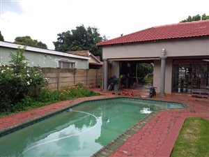 4 Bed House in Rothdene