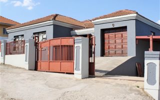 3 Bedroom House in Kamagugu