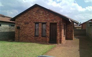 2 Bedroom House in Lakeside