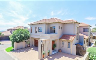 5 Bedroom House in Greenstone Hill