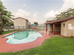 3 Bed Apartment in Westdene