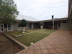 5 Bed House in Princes Grant Golf Estate