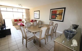 3 Bedroom Apartment in Melrose