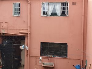 3 Bed House in Whetstone