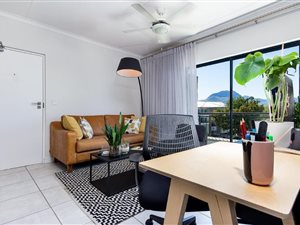 1 Bed Apartment in Paardevlei