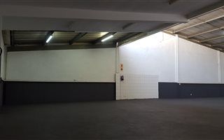 350 m² Industrial space in Springfield Park
