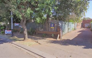 3 Bedroom House in Robertsham