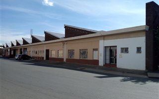 500 m² Commercial space in Park Central
