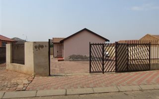 3 Bedroom House in Philip Nel Park