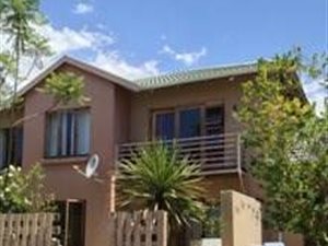 4 Bed Simplex in Northwold Gardens