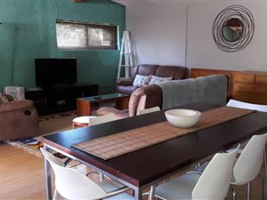 1 Bedroom Garden Cottage in Winston Park