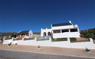 5 Bedroom House in Britannica Heights