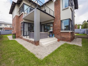 3 Bed House in Honeydew Manor