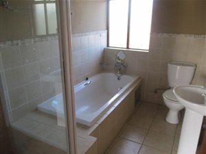 2 Bed Apartment in Zambezi Country Estate