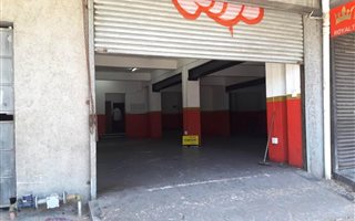 350 m² Commercial space in Windermere