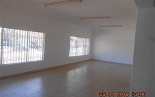52 m² Retail Space in Westdene