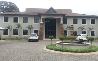 200 m² Commercial space in Kloof
