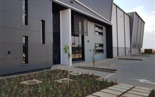 5515 m² Industrial space in Commercia